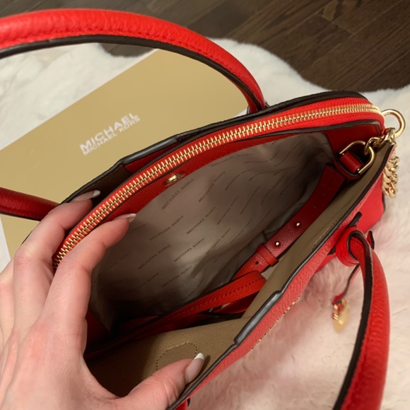 Michael Kors Bag - Picture 4 of 7